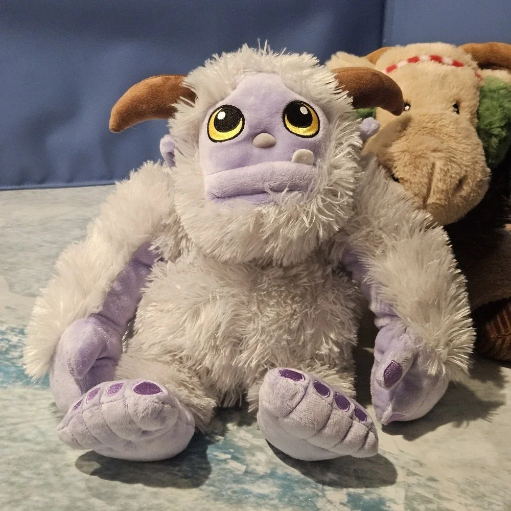 Blizzard Entertainment Yeti Plush GiggleScape Moose Plush Winter Holiday Bundle